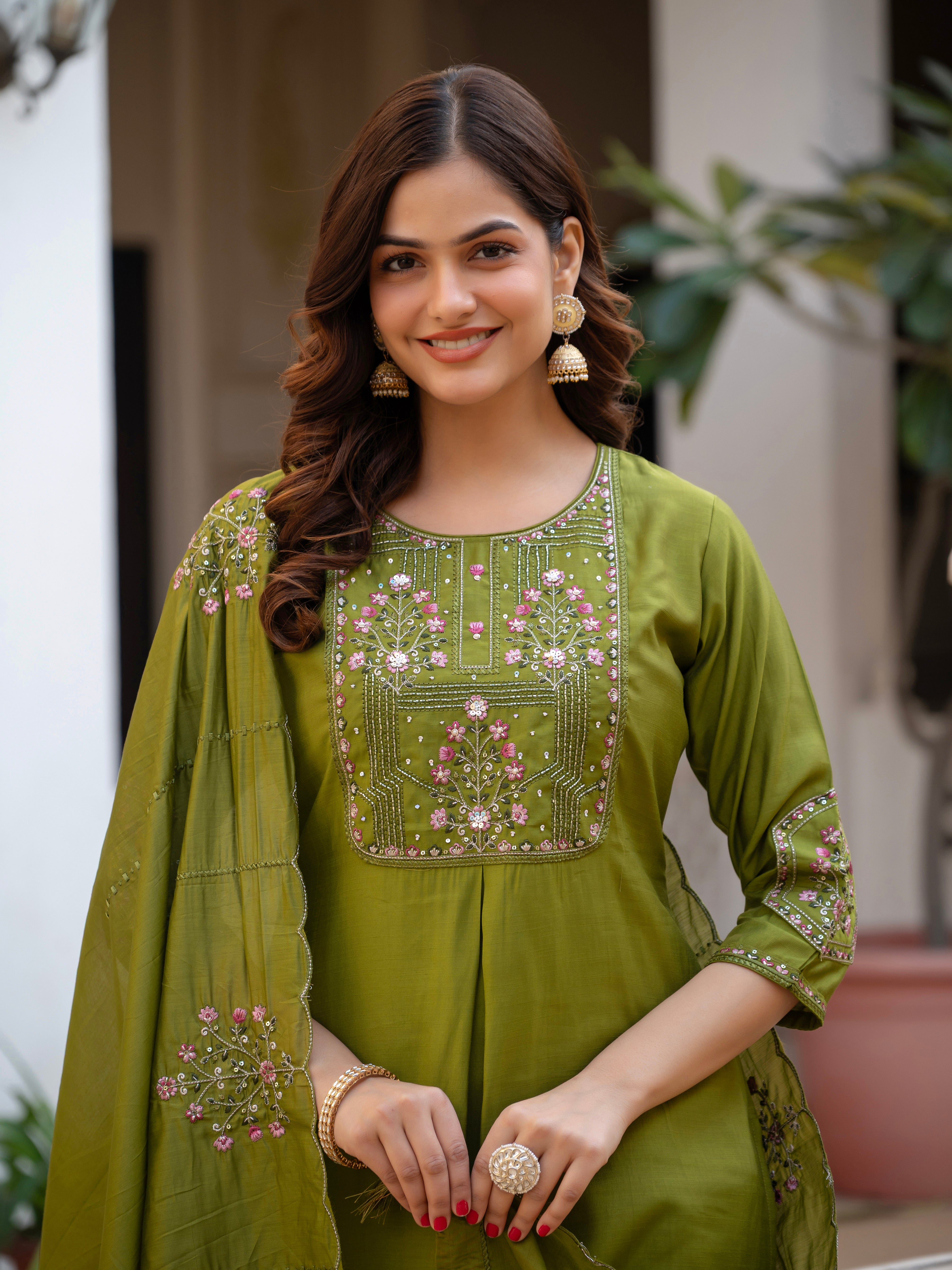Embroidered Kurti Pant Set with Dupatta – Festive Wear for Women