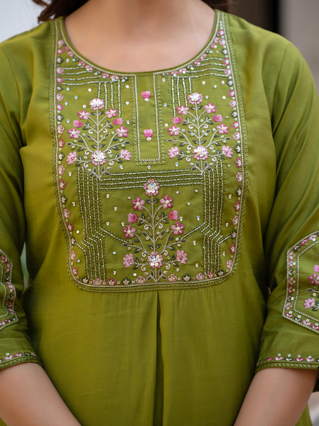 Embroidered Kurti Pant Set with Dupatta – Festive Wear for Women