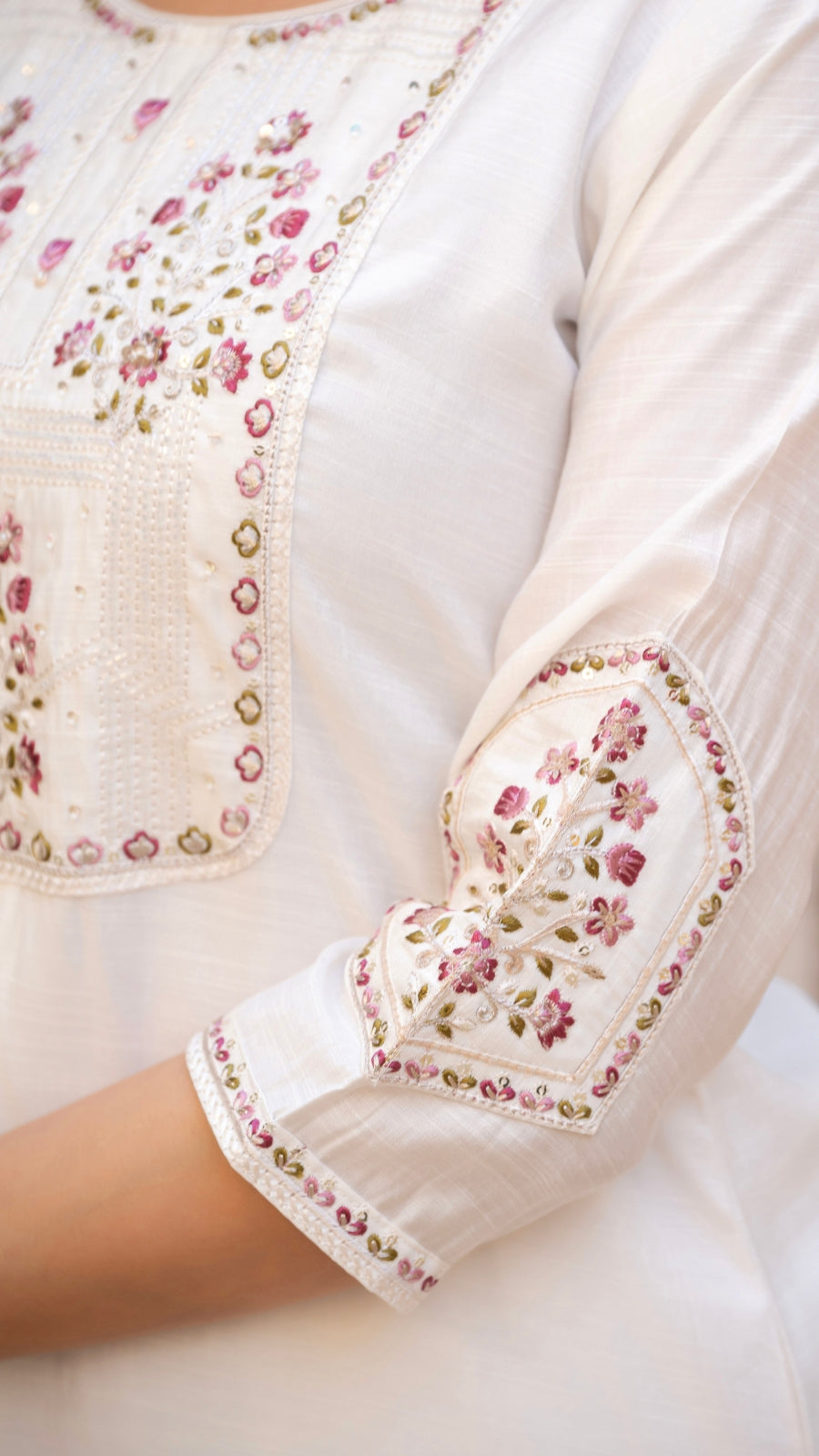 Embroidered Kurti Pant Set with Dupatta – Festive Wear for Women