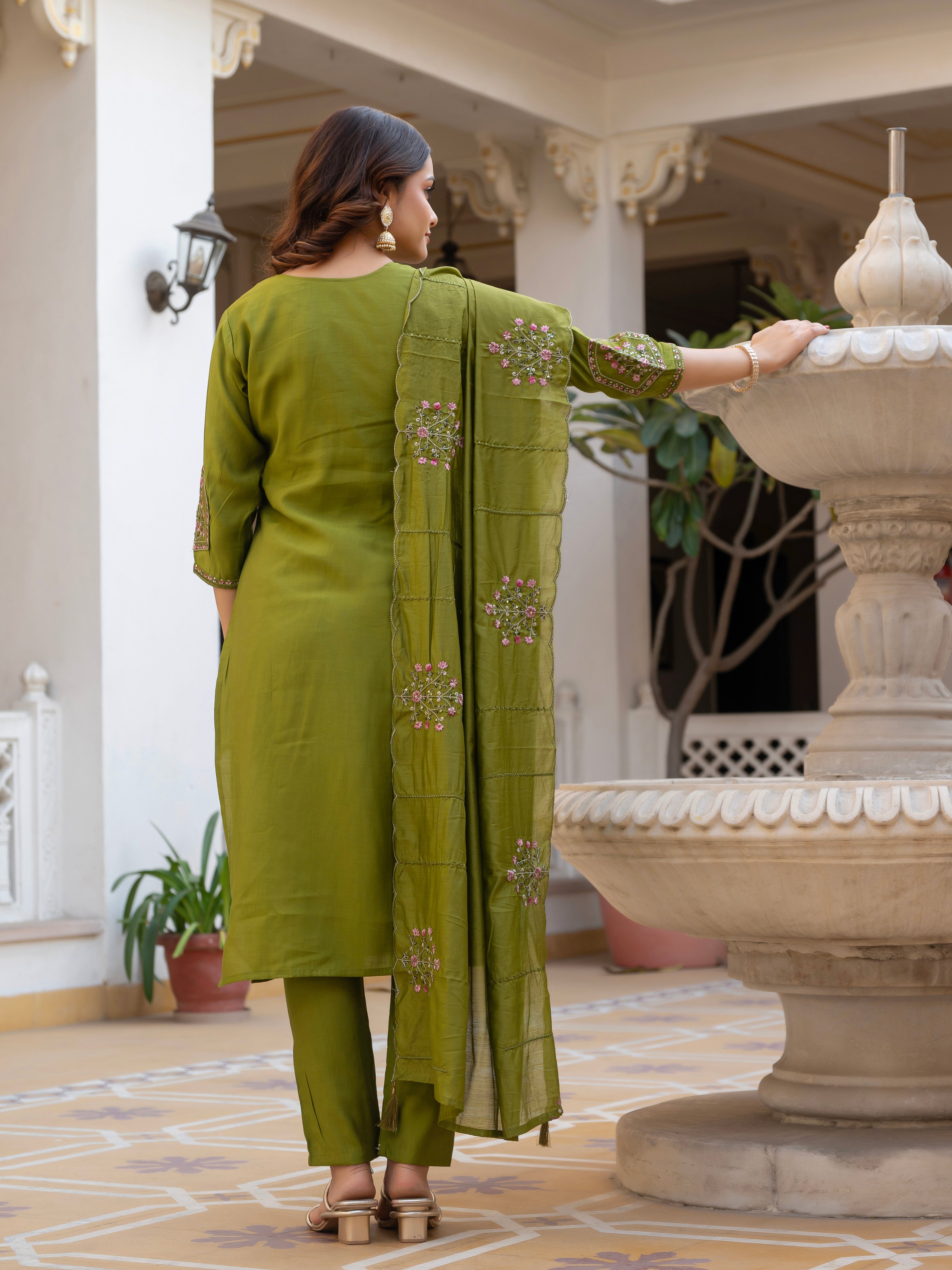 Embroidered Kurti Pant Set with Dupatta – Festive Wear for Women